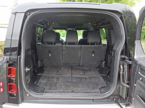 2023 Land Rover Defender 110 SE