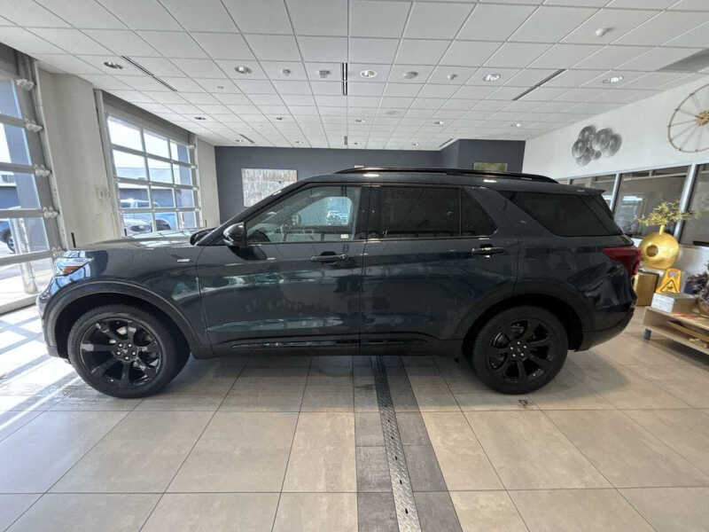 2024 Ford Explorer ST-Line