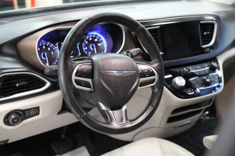 2017 Chrysler Pacifica Touring-L