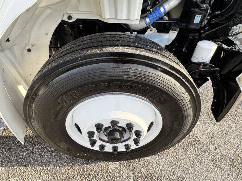 2022 Freightliner M2 106