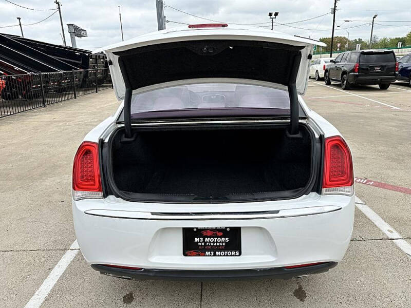 2016 Chrysler 300 C