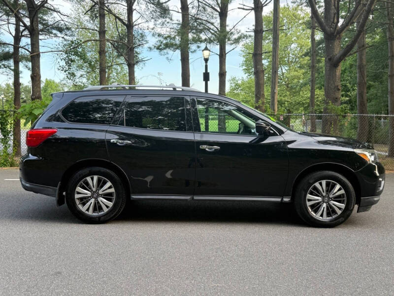 2017 Nissan Pathfinder SL