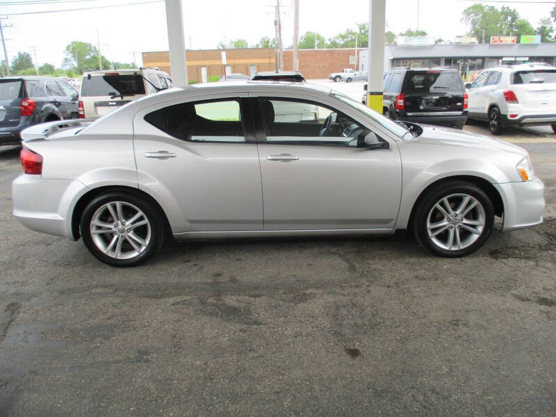 2012 Dodge Avenger SE V6