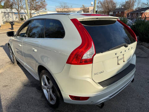 2011 Volvo XC60 T6 R-Design