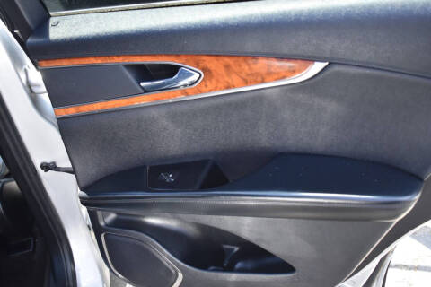 2019 Lincoln Nautilus Select