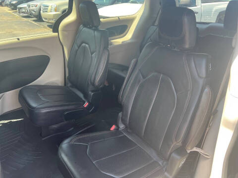 2018 Chrysler Pacifica Touring L Plus