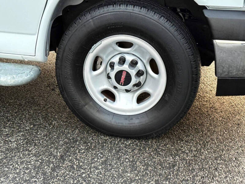 2024 GMC Savana 2500