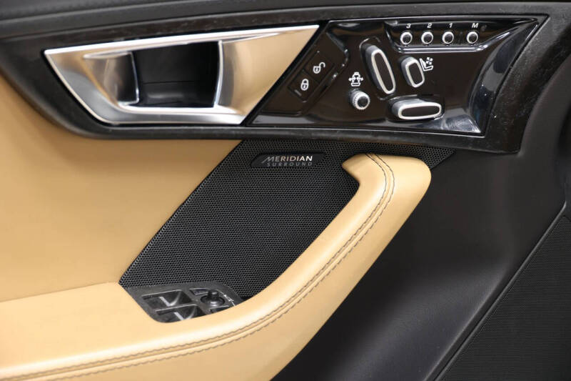 2014 Jaguar F-TYPE V8 S