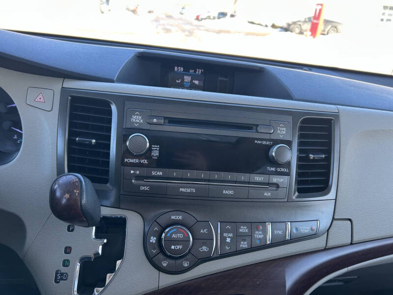 2014 Toyota Sienna XLE 7-Passenger