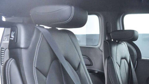 2025 Chrysler Voyager LX