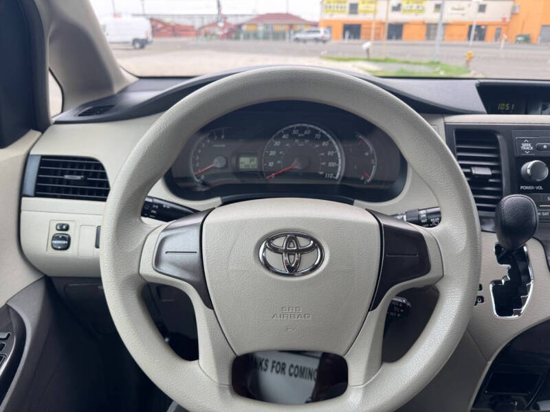 2013 Toyota Sienna L 7-Passenger