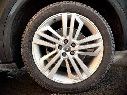 2018 Audi Q5 2.0T quattro Premium Plus