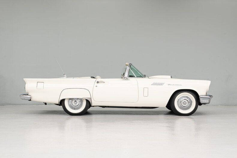 1957 Ford Thunderbird