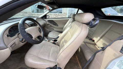 2003 Ford Mustang Deluxe