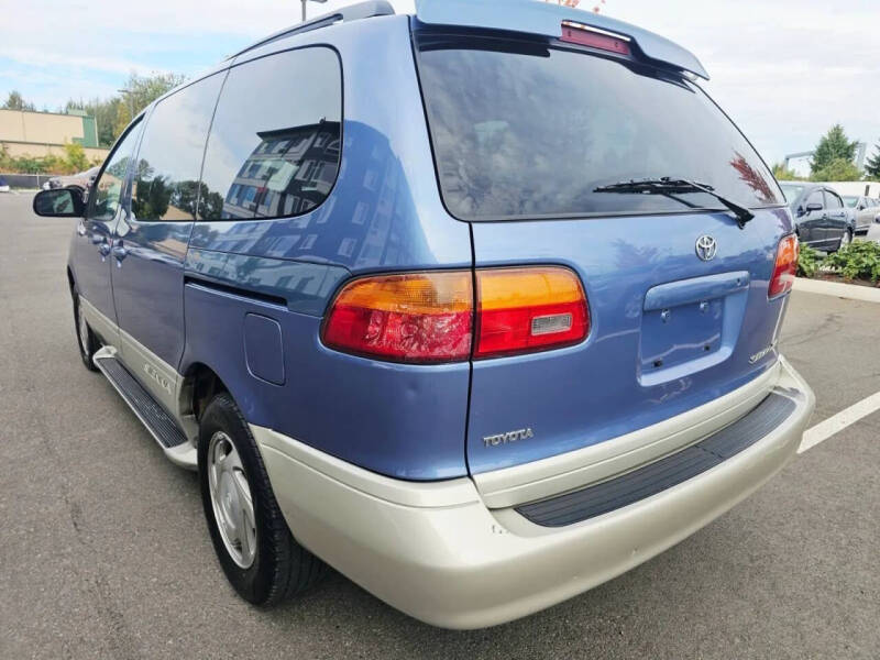 2000 Toyota Sienna