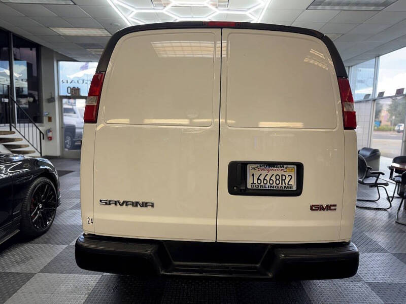 2018 GMC Savana 2500