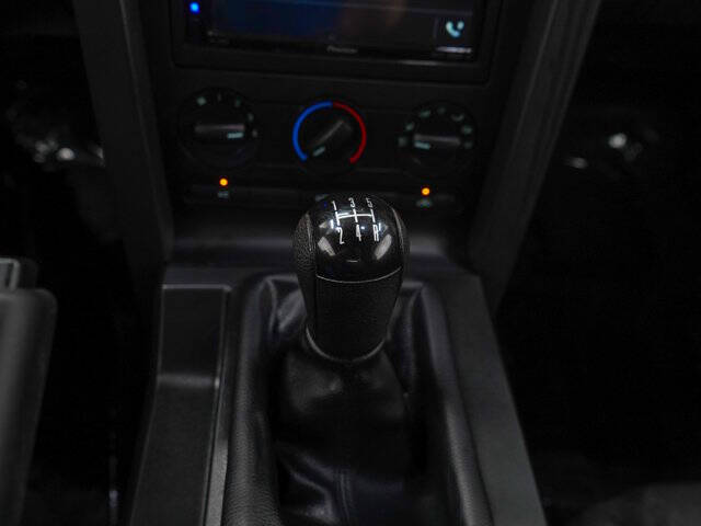 2007 Ford Mustang V6 Deluxe
