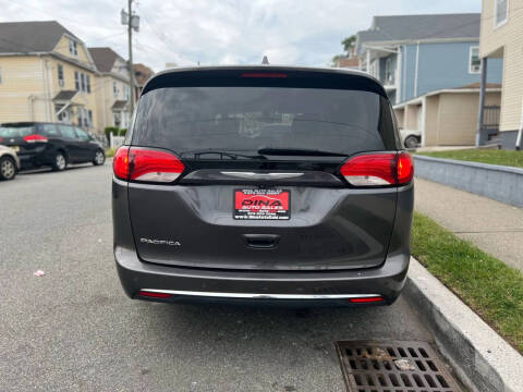 2017 Chrysler Pacifica Touring-L Plus