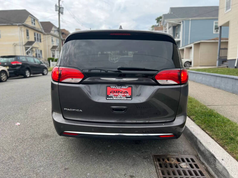 2017 Chrysler Pacifica Touring-L Plus