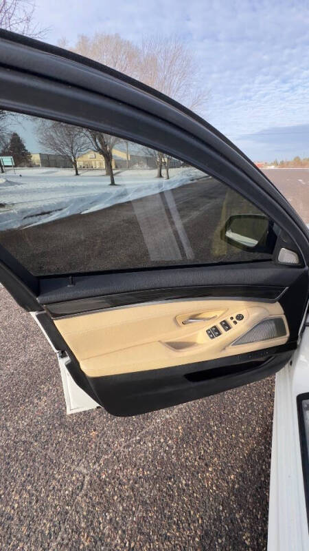 2016 BMW 5 Series 550i