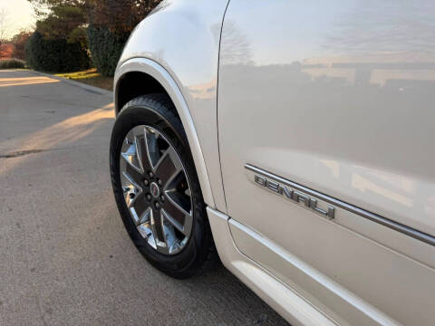 2011 GMC Acadia Denali