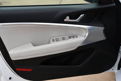 2024 Genesis G70 2.5T Standard