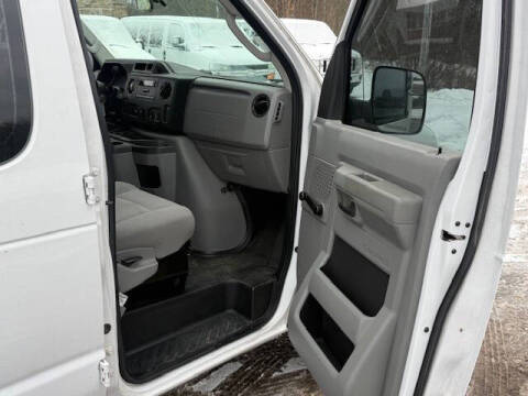 2013 Ford E-Series E-350 SD XL