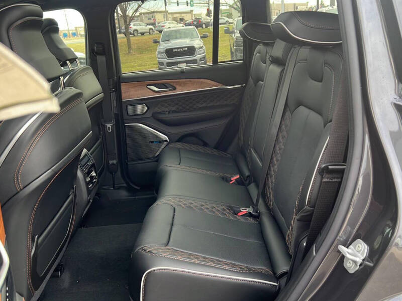 2025 Jeep Grand Cherokee Summit Reserve