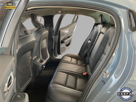 2024 Volvo S60 B5 Plus Dark Theme