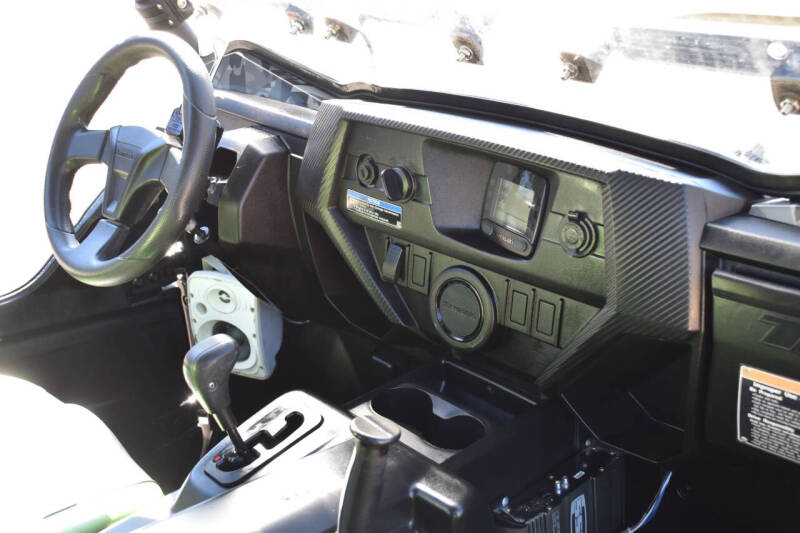 2022 Kawasaki Teryx4 S LE