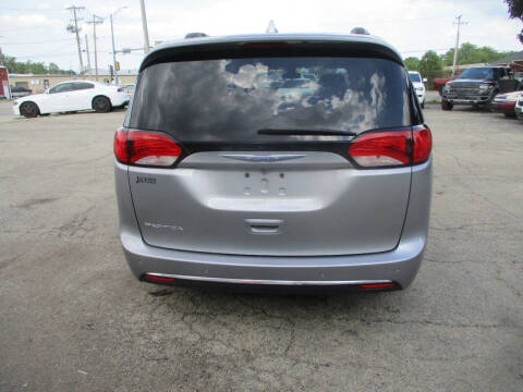 2018 Chrysler Pacifica Touring L