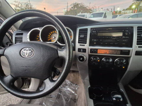 2004 Toyota 4Runner SR5