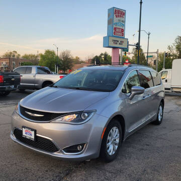 2017 Chrysler Pacifica for sale at Bibian Brothers Auto Sales & Service in Joliet IL