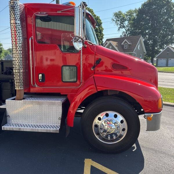 2008 Kenworth T300 asphalt patch truck