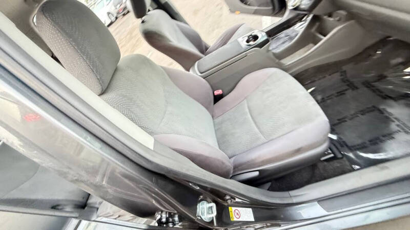 2012 Toyota Prius v Two