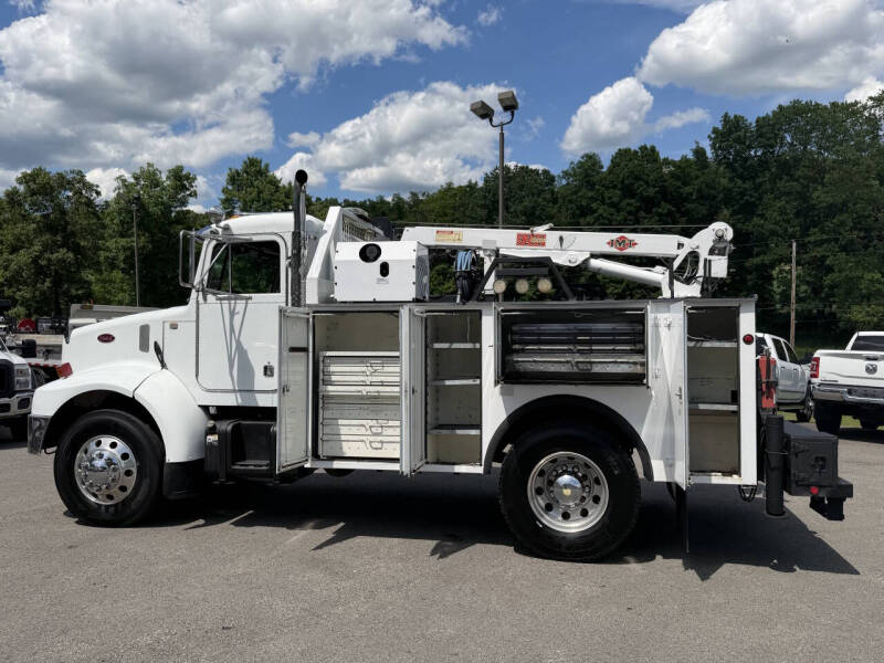 2001 Peterbilt 330
