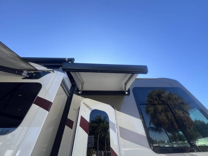 2019 Thor Motor Coach Hurricane