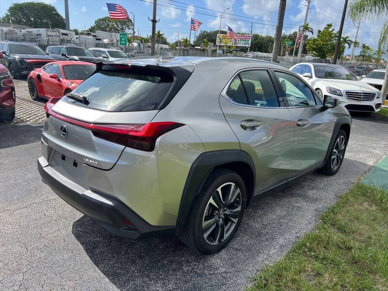 2022 Lexus UX 200