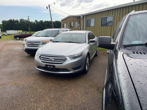 2014 Ford Taurus for sale at southern auto credit in Grenada MS