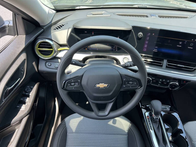 2025 Chevrolet Trax LT