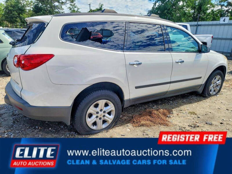 2011 Chevrolet Traverse LS