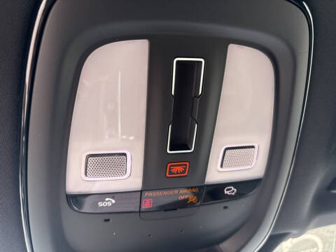 2024 Volvo XC90 Recharge T8 Ultimate Bright Theme 7P