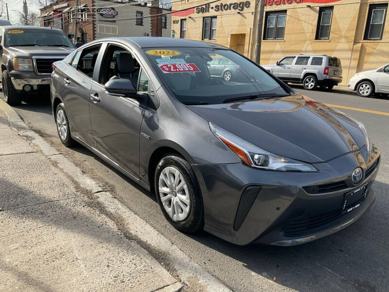 2022 Toyota Prius LE