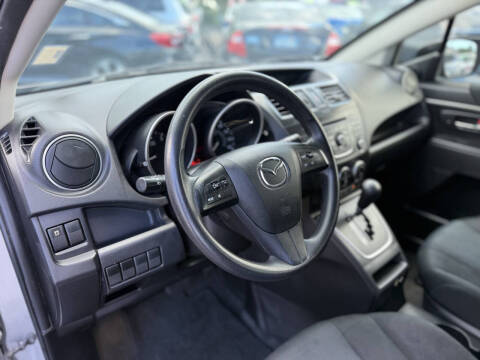 2014 Mazda MAZDA5 Sport