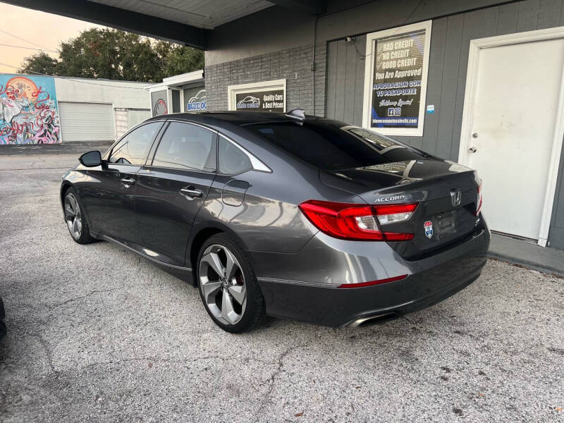 2018 Honda Accord Touring photo 3