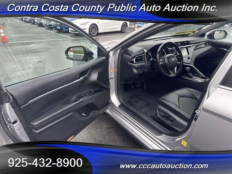 2019 Toyota Camry SE