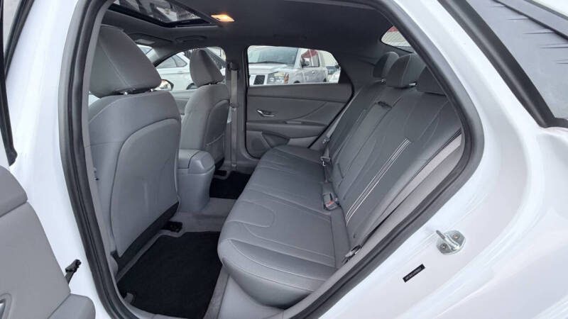 2022 Hyundai Elantra SEL