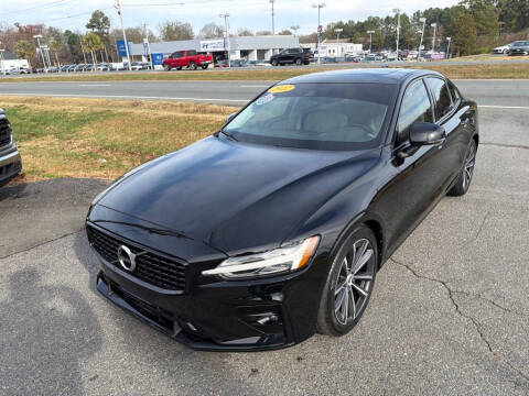 2022 Volvo S60 B5 Momentum
