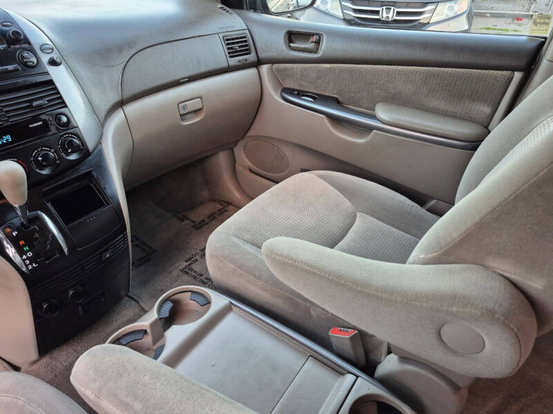 2007 Toyota Sienna LE 7-Passenger