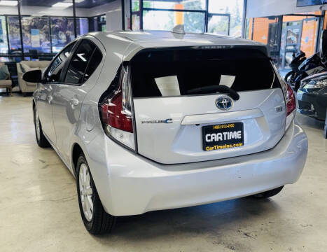 2016 Toyota Prius c Three